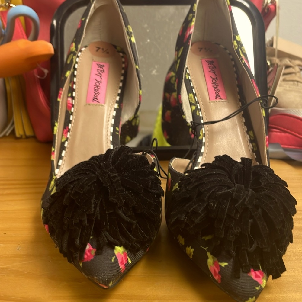 Bestey Johnson Heels🔥